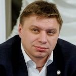 Мэр Екатеринбурга балансирует между региональной властью и партиями