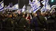 Протестующие в Тель-Авиве требуют досрочных выборов