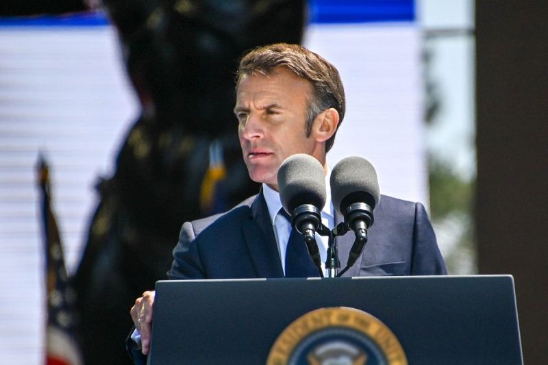 Макрон намерен провести переговоры с Путиным