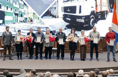 Приморские коммунальщики получили награды губернатора