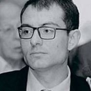 Падая в бездну, Украина пытается утащить за собой и Россию