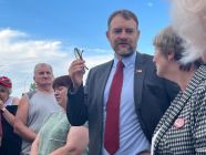 Депутата не пустили на встречу с избирателями в закрытый город