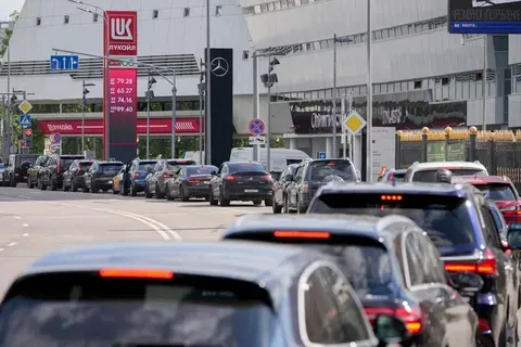 И вниз, и вверх: летний ураган топливных цен ударил по центру России