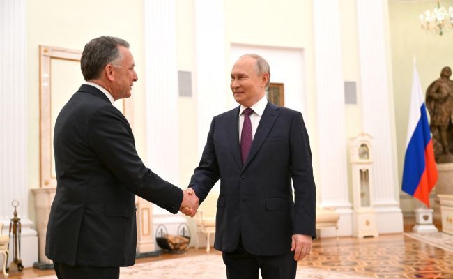 Требования России по Украине становятся жестче — Bloomberg