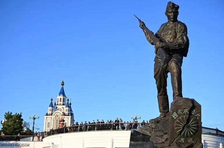 Захарова ответила на требование Японии убрать монументы Победы в Хабаровске