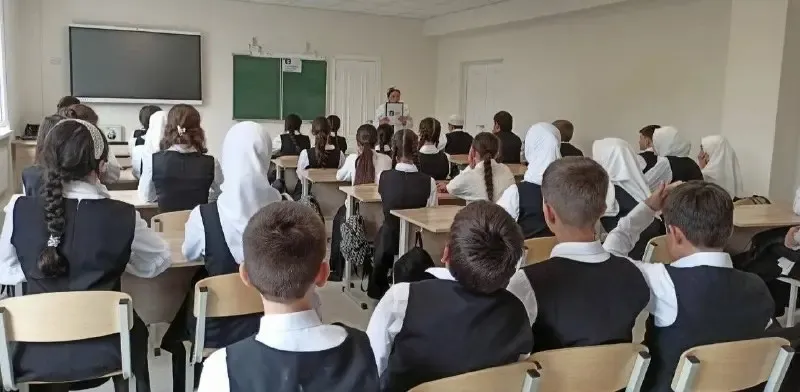 В школах Ингушетии представители общества «Знание» провели уроки безопасности