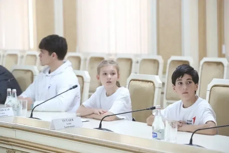 Калиматов провел заседание совета по взаимодействию с «Движением Первых»