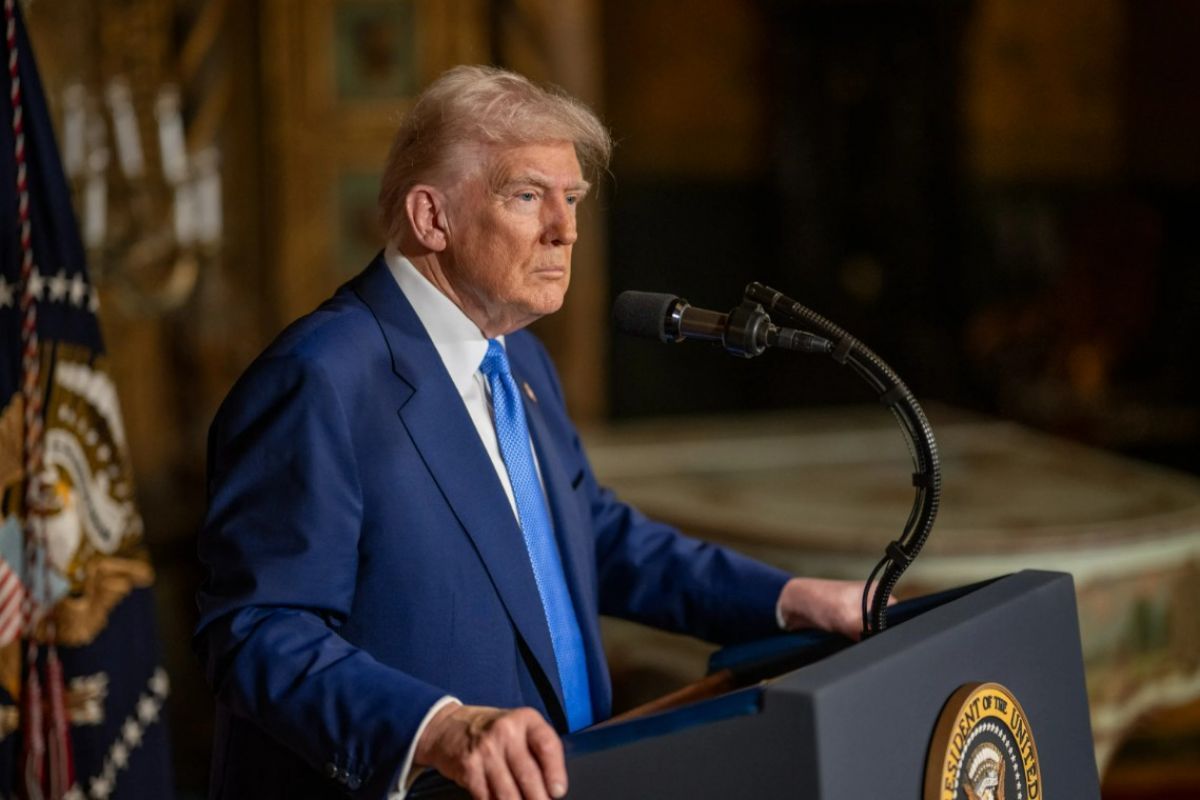 Трамп потребовал от Зеленского прекратить удары по российским НПЗ