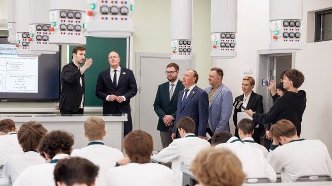 Дмитрий Чернышенко оценил образовательную инфраструктуру Екатеринбурга