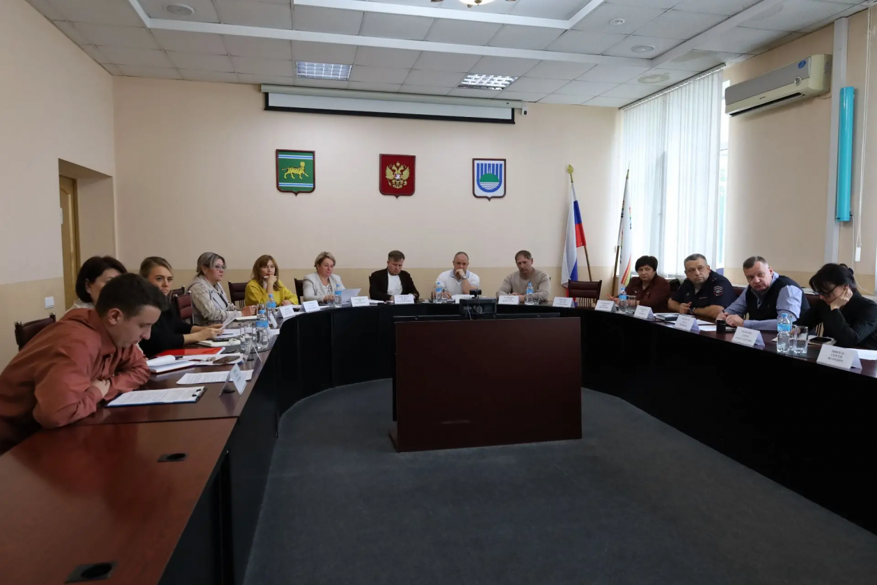 В Биробиджане обсудили вопросы готовности избирательных участков к выборам