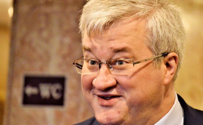 В рифму: Мирошник сказал стишок про Сибигу и его рот