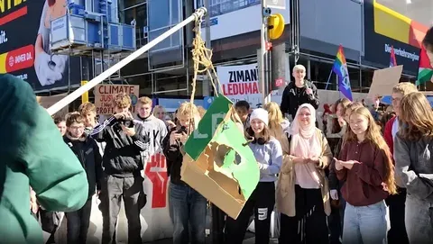 Десятки тысяч немецких школьников вышли на протесты против призыва в армию