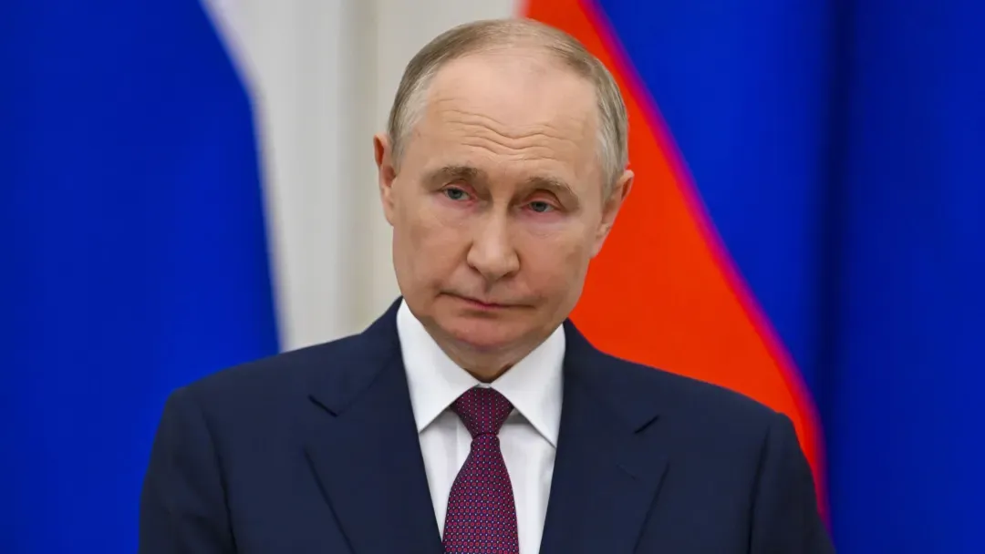 Путин поддержал создание нейросети для образования