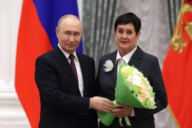 Учитель из Ростова получила награду от Владимира Путина за наставничество