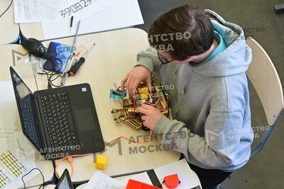 Полмиллиона москвичей участвуют во Всероссийской олимпиаде школьников