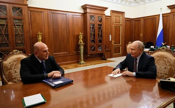Путин провел встречу с Мишустиным по перестановкам в Правительстве РФ