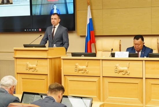 В Приангарье поддержали законопроект о штрафах за продажу топлива подросткам
