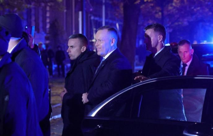 Навроцкий заявил о силовом захвате Конституционного суда в Варшаве