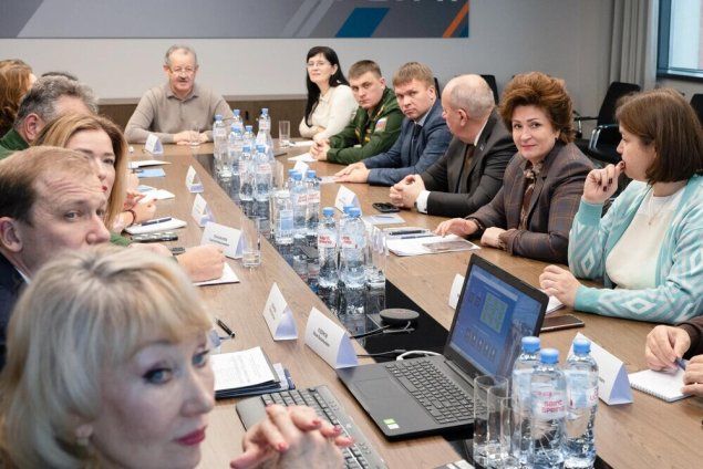 Спикер гордумы Тюмени пообщалась с Героем Труда Николаем Руссу